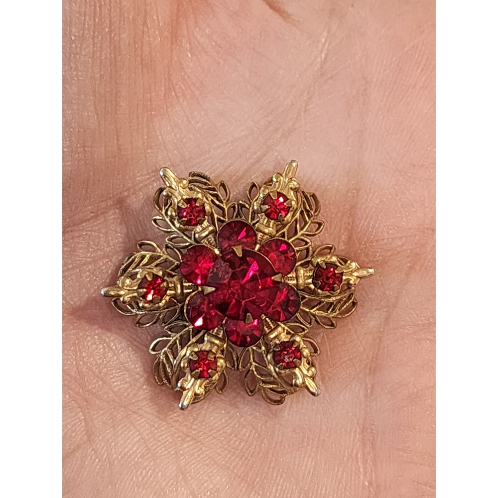 Vintage Gold Tone Filigree Ruby Red Rhinestone Flower Snowflake Brooch Pin